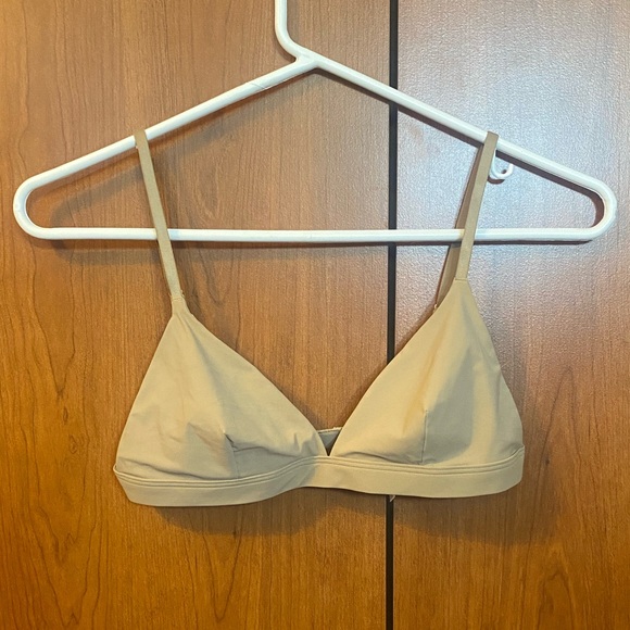 Talula Triangle Bralette (Aritzia) - Picture 2 of 4